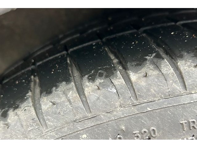 Bmw 318 d - afbeelding 8 van  27