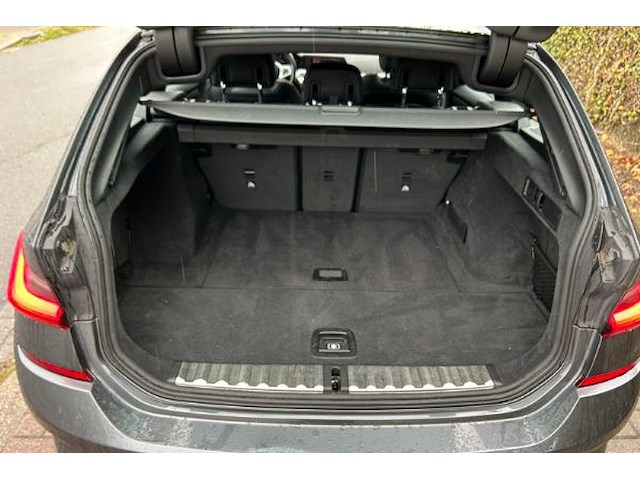 Bmw 318 d - afbeelding 11 van  27