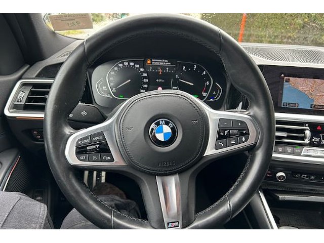 Bmw 318 d - afbeelding 23 van  27