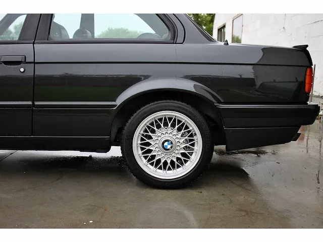 Bmw 318 is (e30) 1.8 benzine handleiding - oldtimer - afbeelding 22 van  33