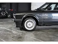 Bmw 318 is (e30) 1.8 benzine handleiding - oldtimer - afbeelding 23 van  33