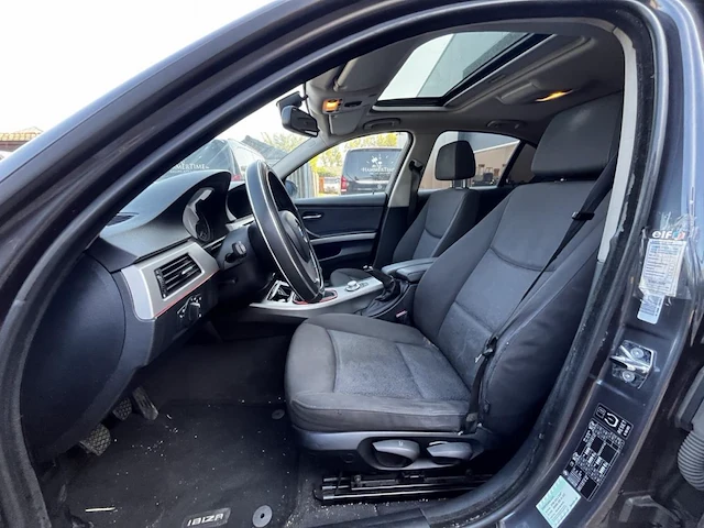 Bmw 318d, 2006 - afbeelding 19 van  49