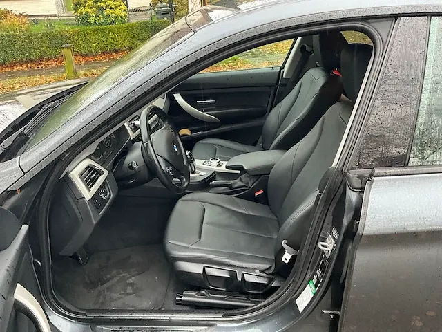 Bmw 318d gt - 2015 - afbeelding 2 van  29