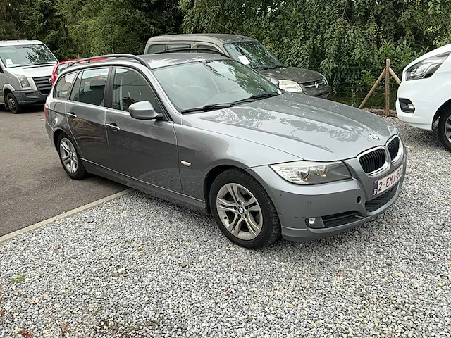Bmw 318d personenauto - afbeelding 3 van  12