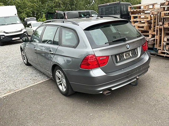 Bmw 318d personenauto - afbeelding 4 van  12