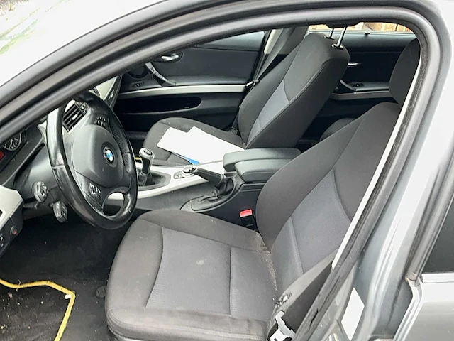 Bmw 318d personenauto - afbeelding 8 van  12