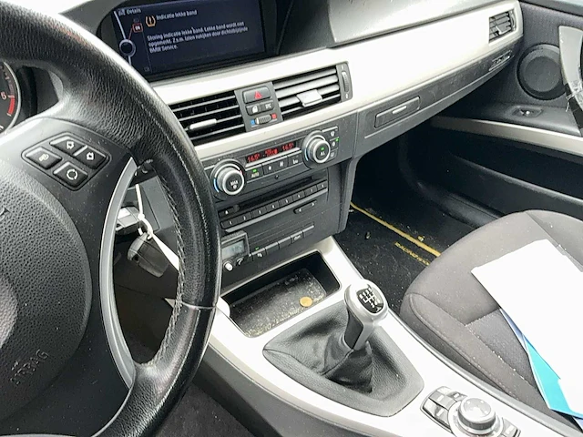 Bmw 318d personenauto - afbeelding 9 van  12
