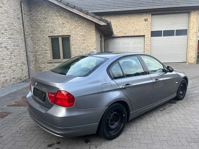Bmw 318d uit 2010 - afbeelding 6 van  12