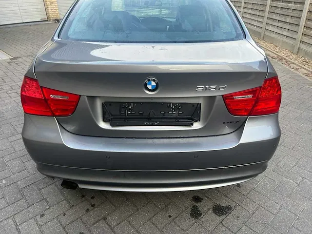 Bmw 318d uit 2010 - afbeelding 7 van  12