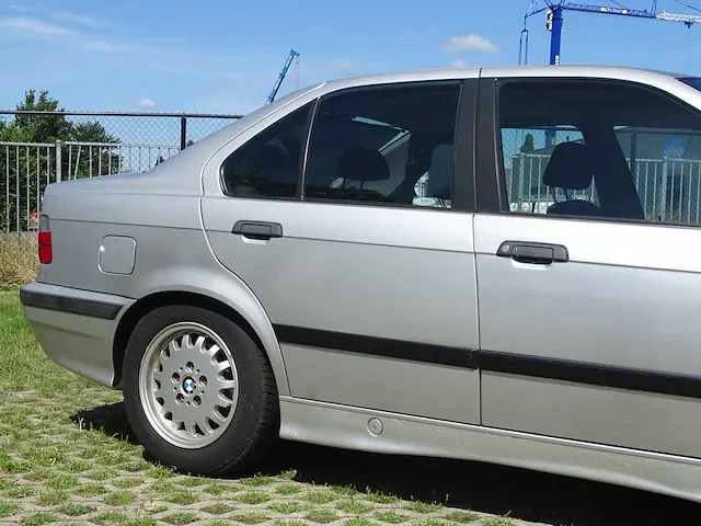 Bmw 318i automatic, zt-50-dx - afbeelding 8 van  53
