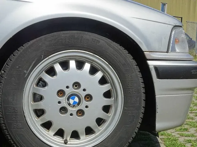 Bmw 318i automatic, zt-50-dx - afbeelding 10 van  53