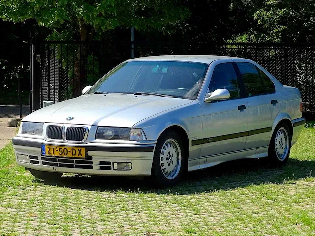 Bmw 318i automatic, zt-50-dx - afbeelding 1 van  53