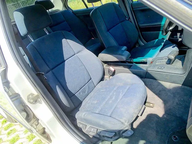 Bmw 318i automatic, zt-50-dx - afbeelding 14 van  53