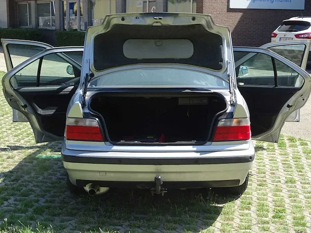 Bmw 318i automatic, zt-50-dx - afbeelding 21 van  53