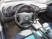 Bmw 318i automatic, zt-50-dx - afbeelding 29 van  53