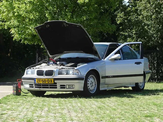 Bmw 318i automatic, zt-50-dx - afbeelding 38 van  53