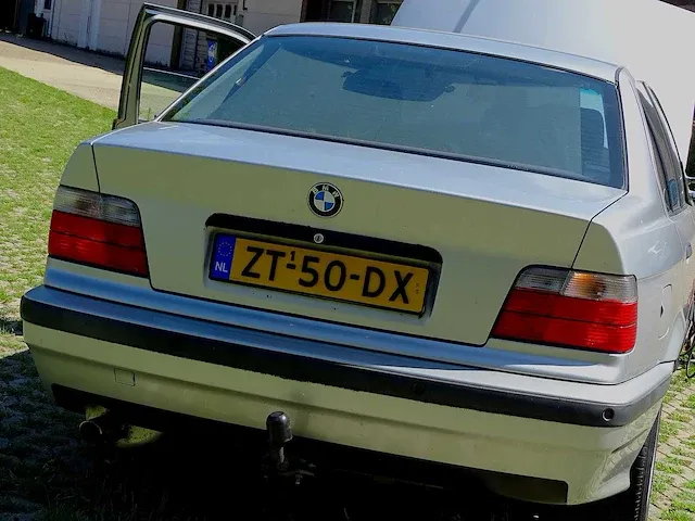 Bmw 318i automatic, zt-50-dx - afbeelding 43 van  53