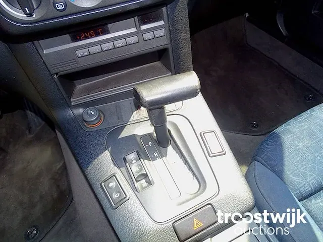 Bmw 318i automatic, zt-50-dx - afbeelding 32 van  53