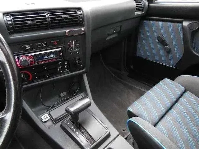 Bmw 318i touring automatic, p-547-jn - afbeelding 9 van  22