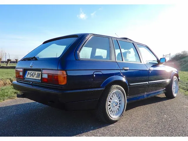 Bmw 318i touring automatic, p-547-jn - afbeelding 16 van  22