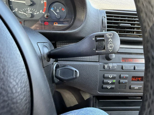 Bmw 320, 2004 - afbeelding 14 van  30