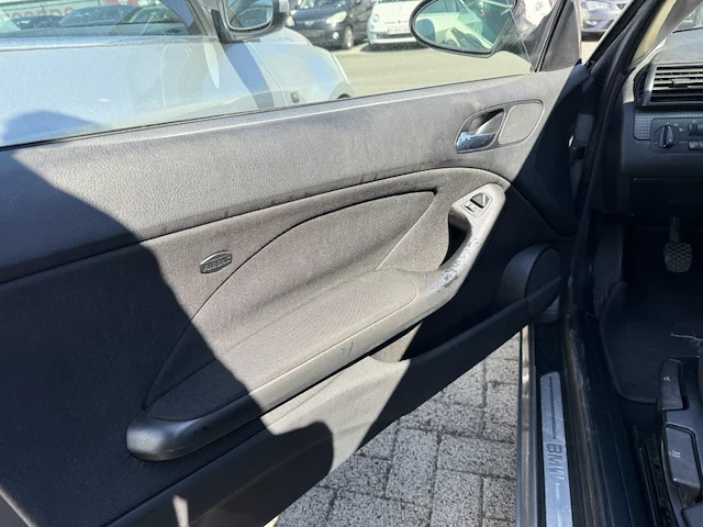 Bmw 320, 2004 - afbeelding 7 van  30