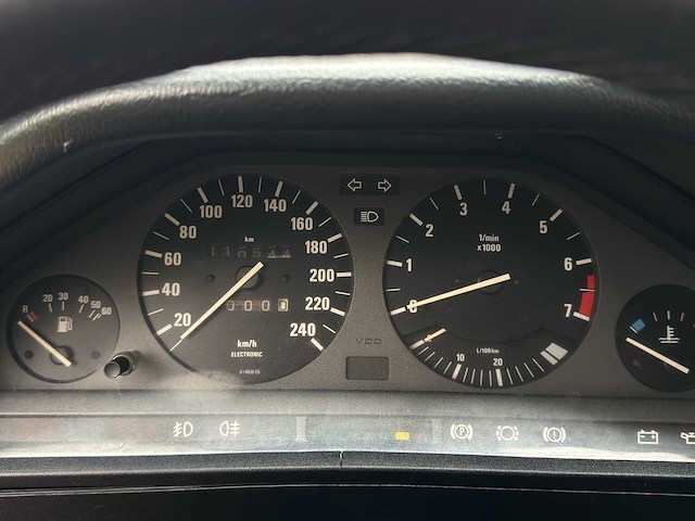 Bmw 320 i cabriolet e 30 vintage auto's > 15 - afbeelding 6 van  35