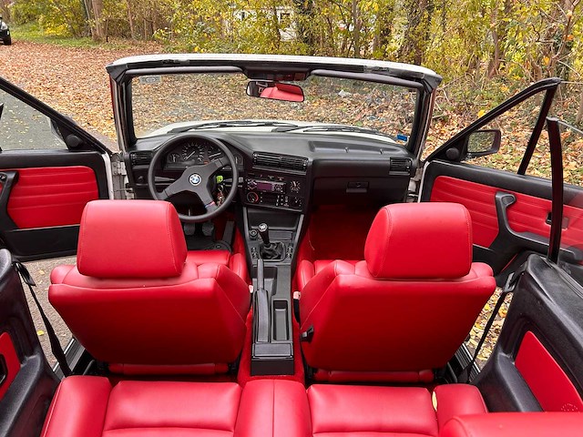 Bmw 320 i cabriolet e 30 vintage auto's > 15 - afbeelding 8 van  35
