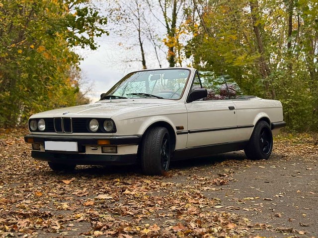 Bmw 320 i cabriolet e 30 vintage auto's > 15 - afbeelding 1 van  35