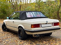 Bmw 320 i cabriolet e 30 vintage auto's > 15 - afbeelding 23 van  35