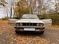 Bmw 320 i cabriolet e 30 vintage auto's > 15 - afbeelding 34 van  35