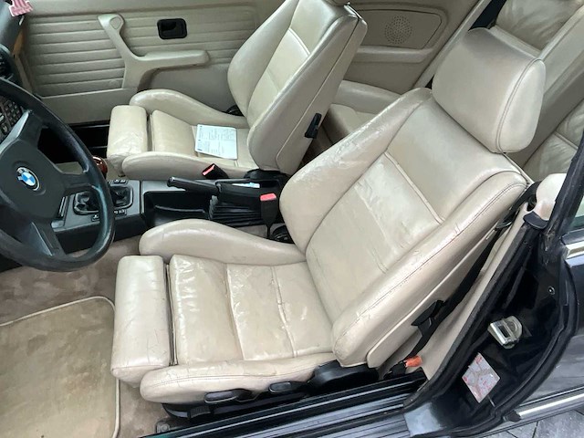 Bmw 320 i - afbeelding 15 van  51