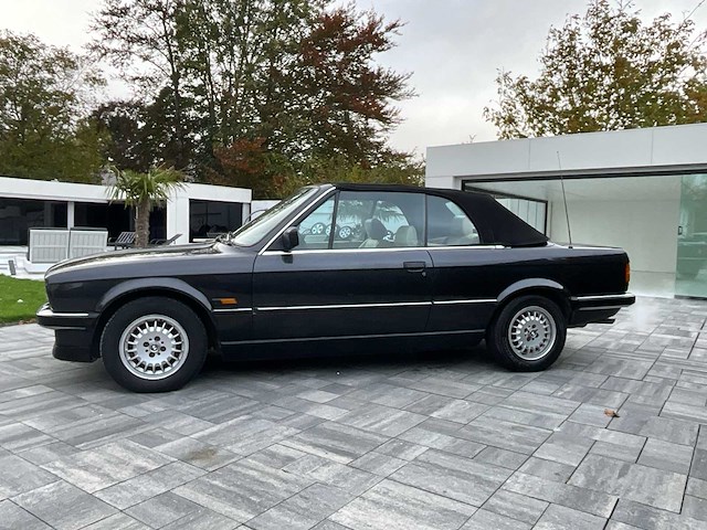 Bmw 320 i - afbeelding 12 van  51