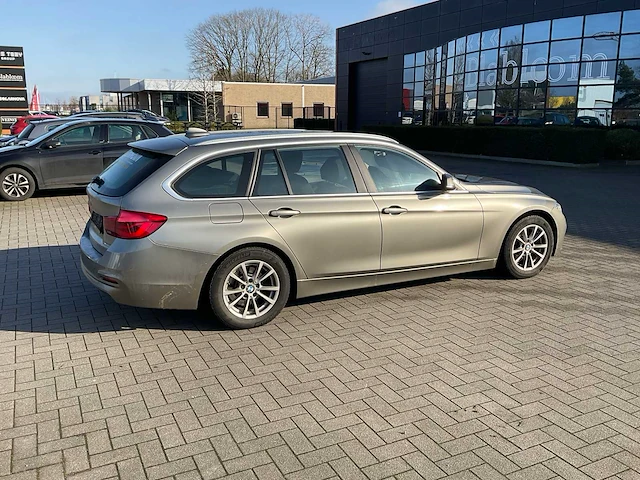 Bmw 320d efficient dynamics personenauto - afbeelding 17 van  23