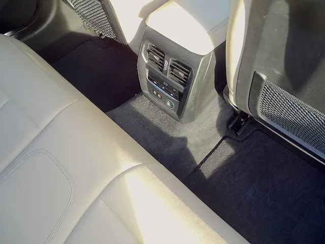 Bmw 320d touring - afbeelding 16 van  50