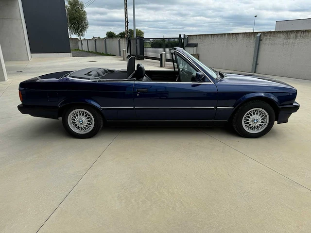 Bmw 320i e30 cabrio - afbeelding 33 van  37