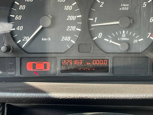 Bmw 323i, 2000 - afbeelding 18 van  39