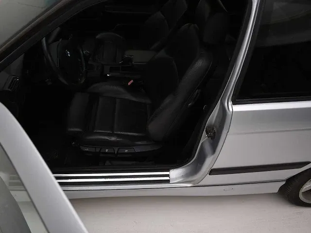 Bmw 323ti compact - afbeelding 15 van  51