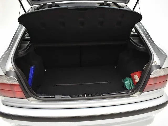 Bmw 323ti compact - afbeelding 18 van  51