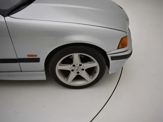 Bmw 323ti compact - afbeelding 30 van  51