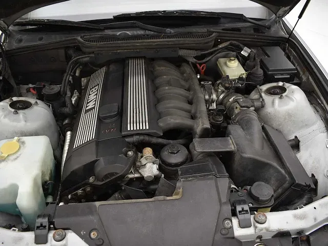 Bmw 323ti compact - afbeelding 31 van  51