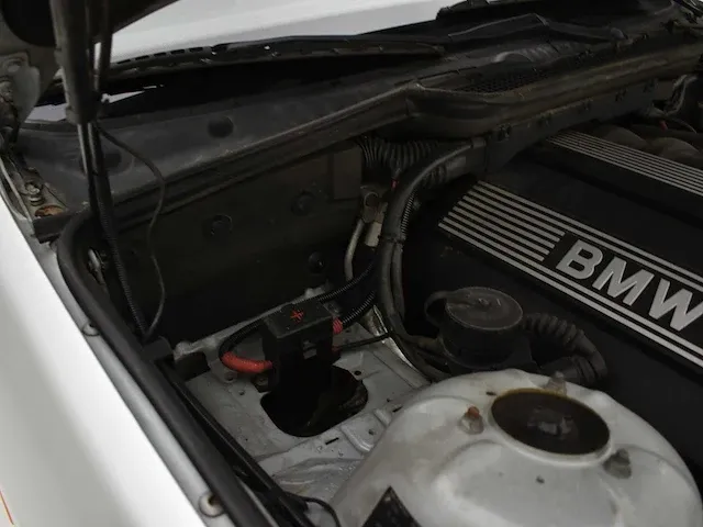 Bmw 323ti compact - afbeelding 38 van  51