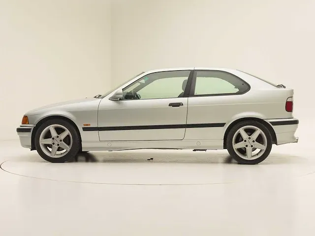 Bmw 323ti compact - afbeelding 34 van  51