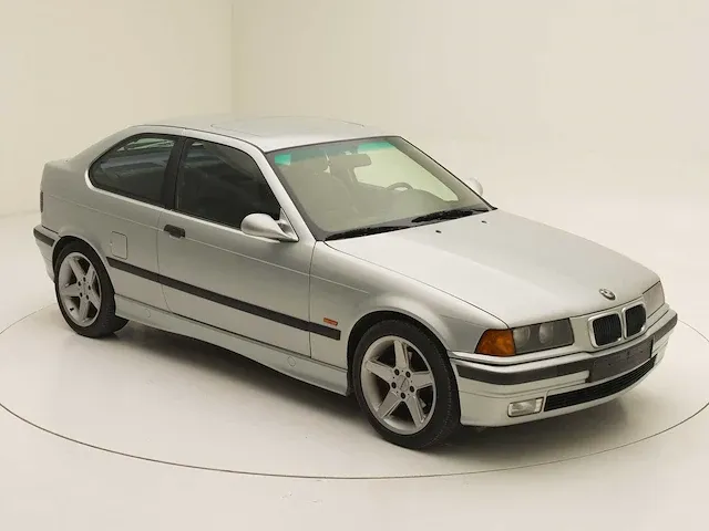 Bmw 323ti compact - afbeelding 48 van  51