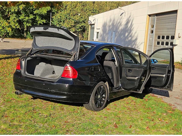 Bmw 325i automatic - afbeelding 18 van  56