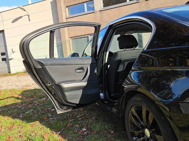 Bmw 325i automatic - afbeelding 22 van  56