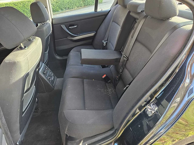 Bmw 325i automatic - afbeelding 24 van  56