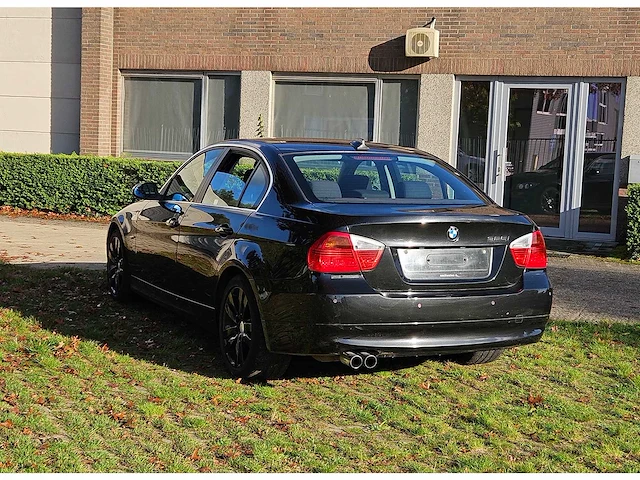 Bmw 325i automatic - afbeelding 23 van  56