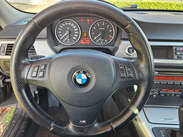 Bmw 325i automatic - afbeelding 37 van  56