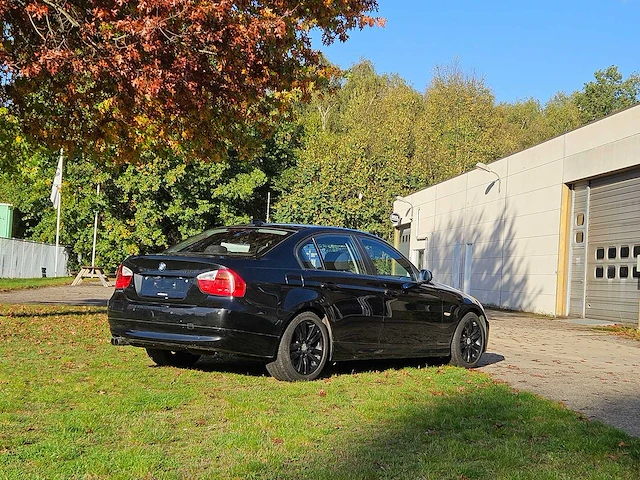 Bmw 325i automatic - afbeelding 34 van  56